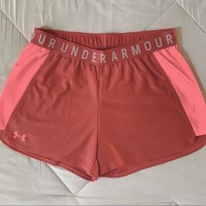 Under Armour Loose Fit Shorts | Size M